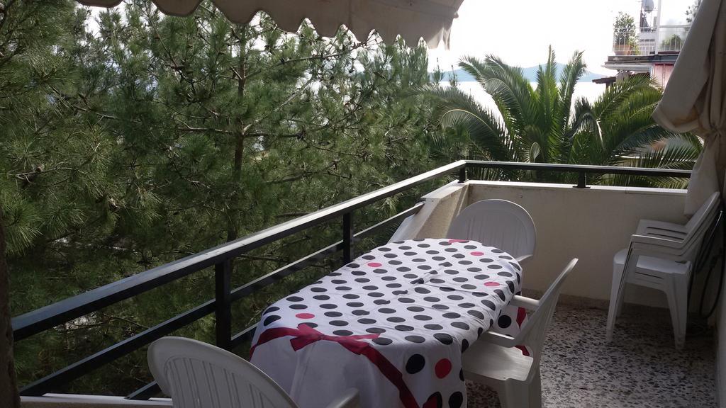 Nea Peramos Large Apartment Near The Beach Exterior photo
